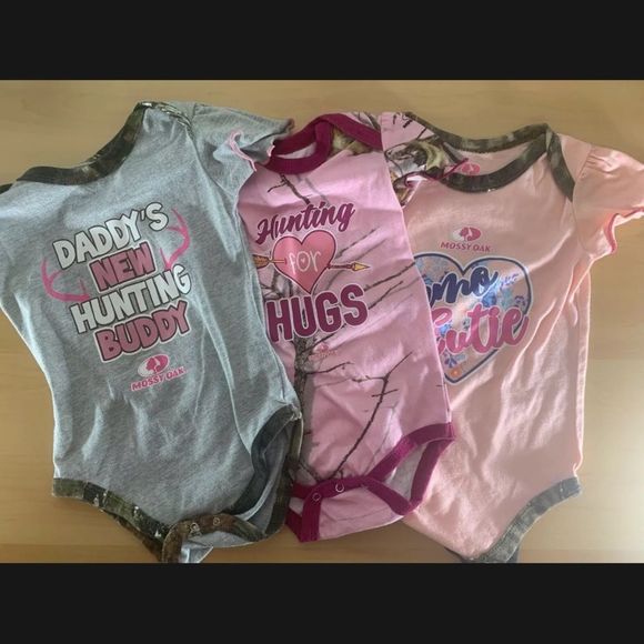 Mossy Oak One Piece Bodysuits Lot Of 3 size 18 Months EUC - Picture 1 of 10